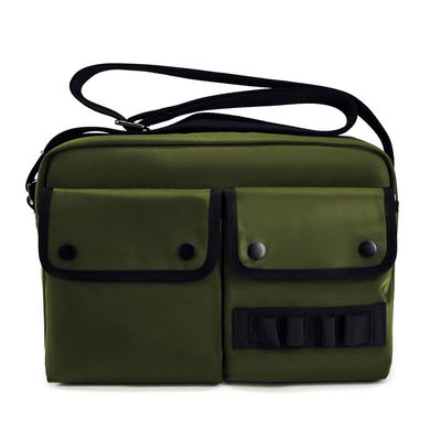 Sac en nylon vert sur mesure, étanche avec accessoires métalliques
