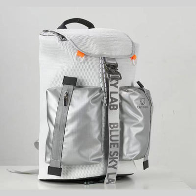 Sac à dos de vélo léger de 40 litres avec bandes réfléchissantes et nylon