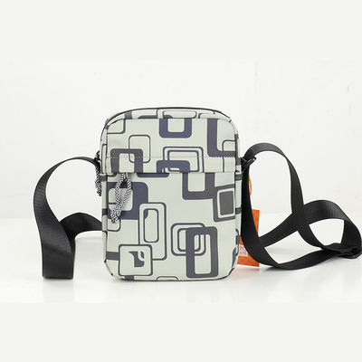 Les mains libres Sling Cross Body Bag Unisexe style 15L Capacité OEM ODM