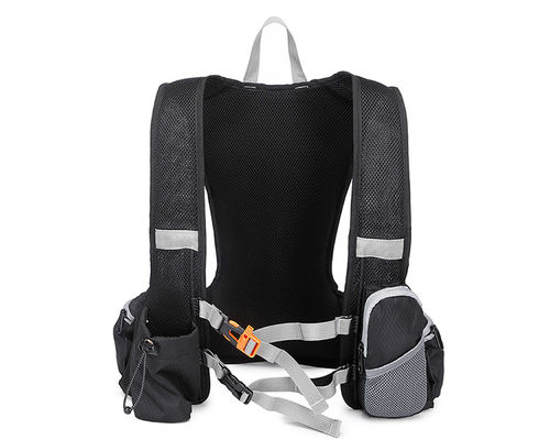 Un sac à dos en nylon de 25L avec ceinture