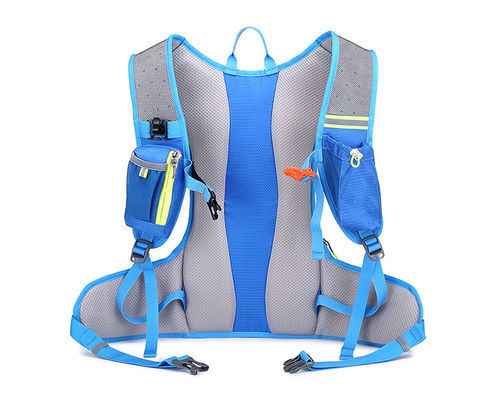 Un sac à dos en nylon de 25L avec ceinture