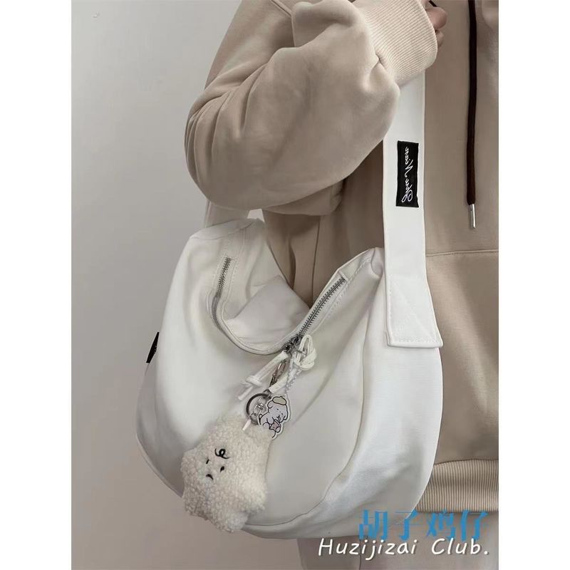 Sacs à dos en tissu blanc pour la saison estivale